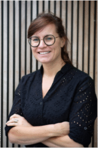 Portr&auml;tfoto von Nathalie Schelpe, Handtherapist: Treatment of the Upper Limb in Patients with EDS or Hypermobility Syndromes